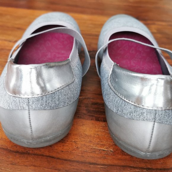 Nine West Cap Toe Mary Jane - Picture 2 of 5